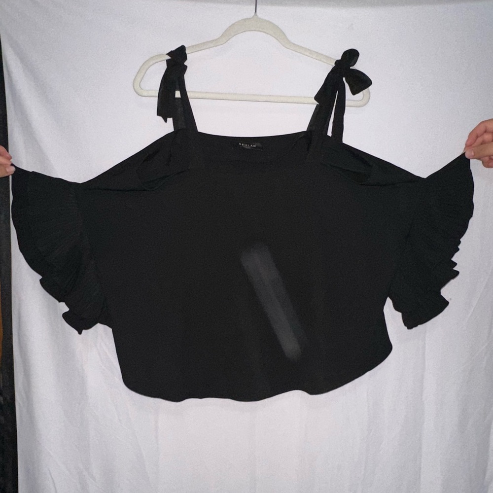 Beulah Off-Shoulder Ruffle Blouse